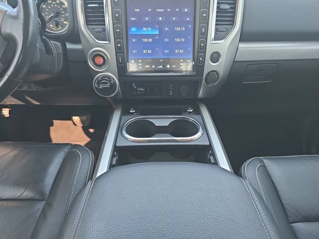 Used 2017 Nissan Titan PRO-4X w/ Pro-4x Convenience Package AWD/4WD image 3