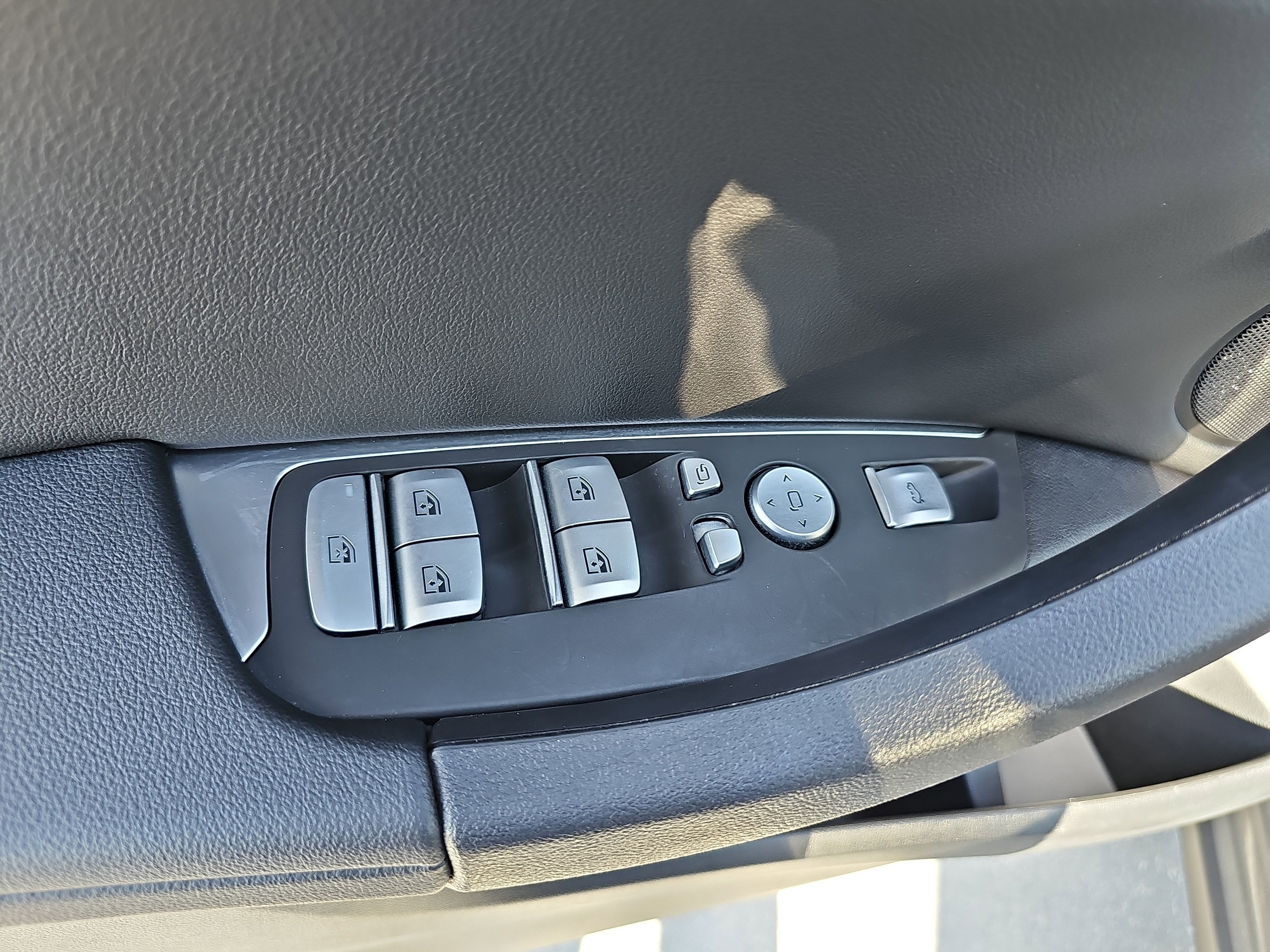 Used 2024 BMW X3 xDrive30i w/ Convenience Package image 30