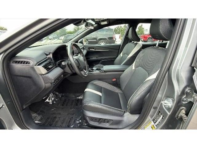 Used 2025 Toyota Camry SE FWD image 16