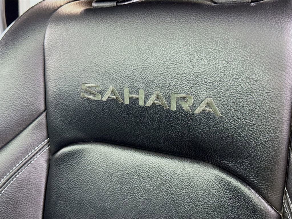 Used 2023 Jeep Wrangler Unlimited Sahara w/ Cold Weather Group image 16