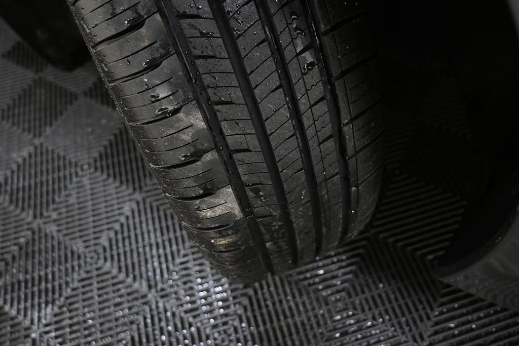 Used 2014 Nissan Sentra SL w/ Premium Package image 23