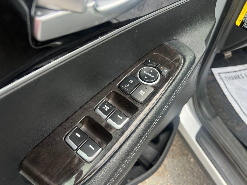 Used 2017 Kia Sorento LX image 13