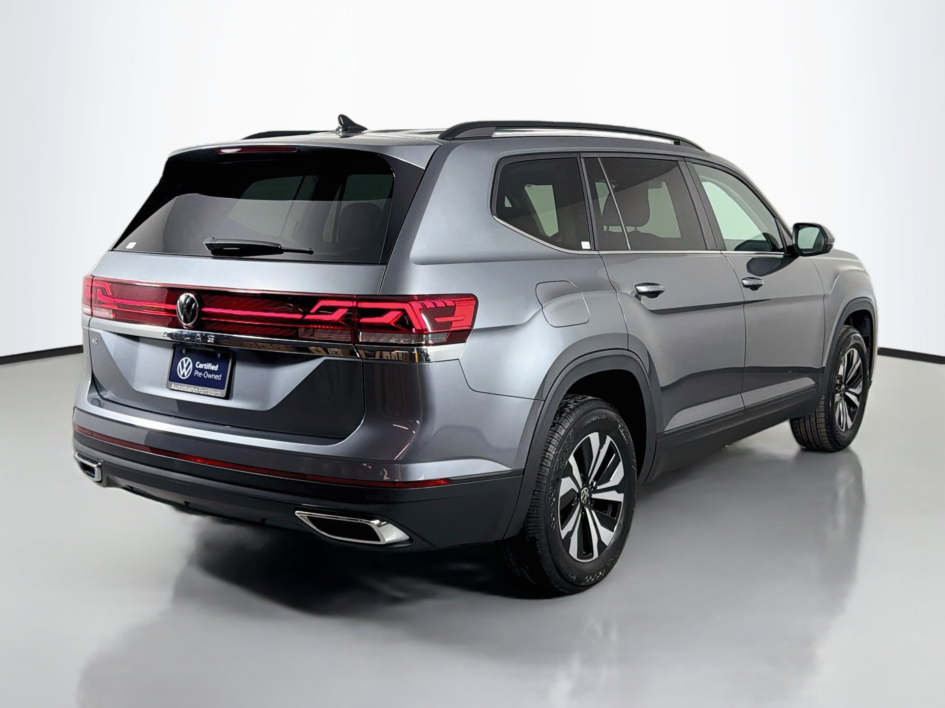 Certified 2024 Volkswagen Atlas SE FWD image 5