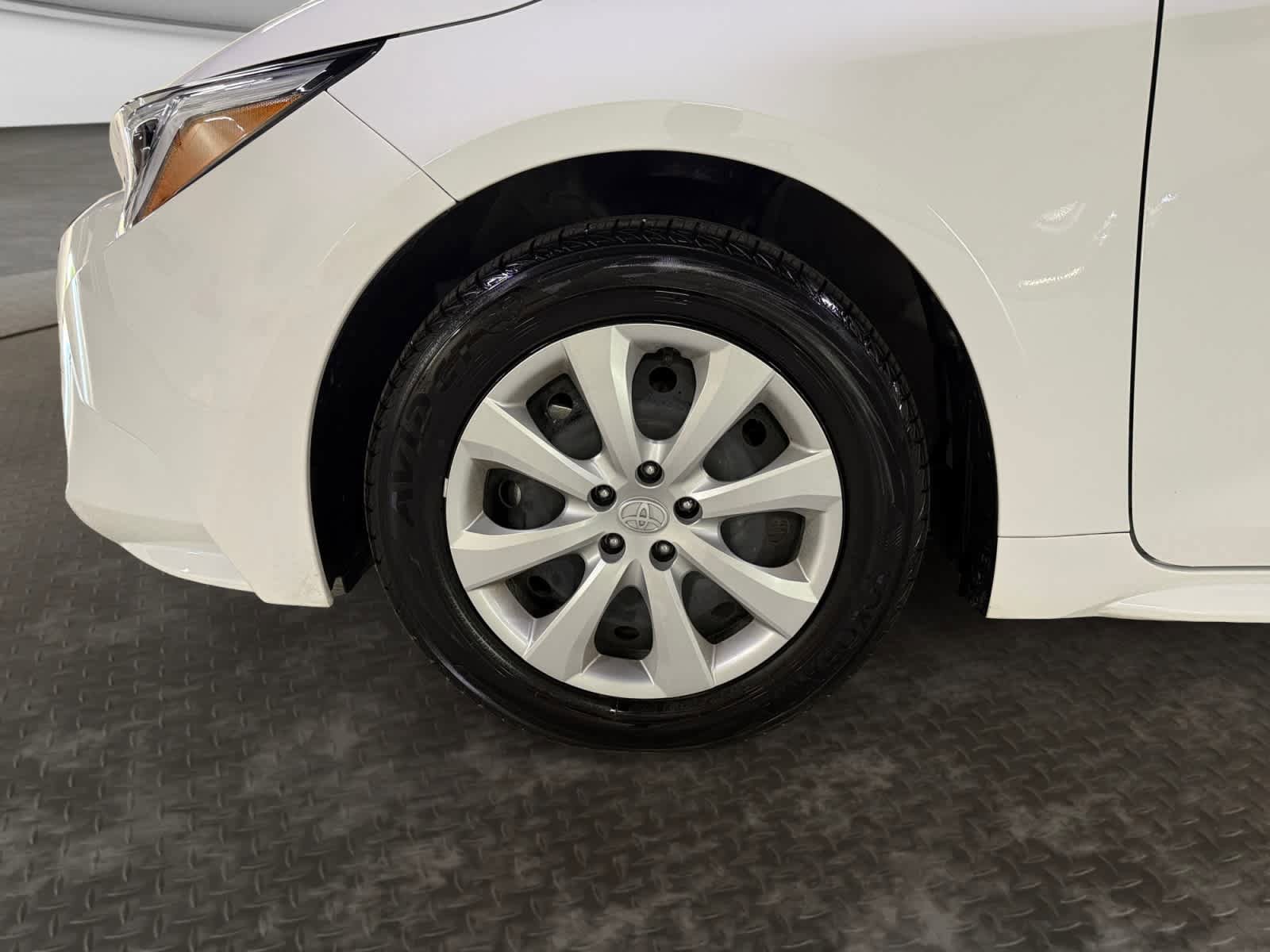 Used 2024 Toyota Corolla LE FWD image 21