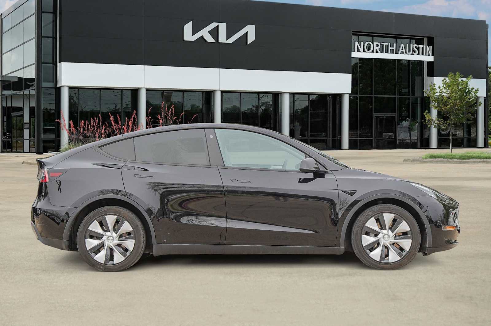Used 2021 Tesla Model Y Long Range image 7