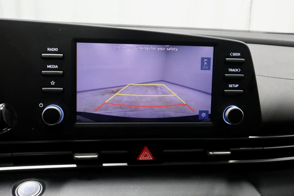 Used 2022 Hyundai Elantra SEL FWD image 2
