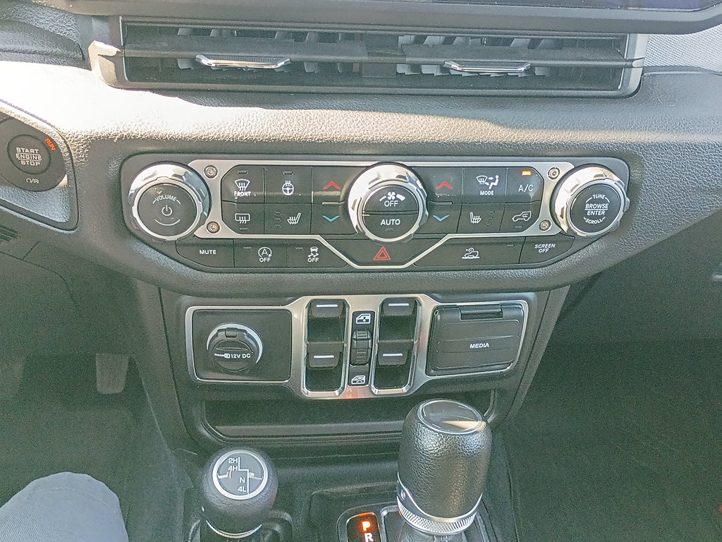 Used 2024 Jeep Wrangler Unlimited Sport AWD/4WD image 22