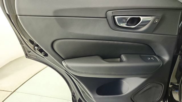 Certified 2024 Volvo XC60 B5 Plus w/ Protection Package Premier AWD/4WD image 27