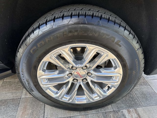 Used 2024 GMC Yukon XL SLT image 34