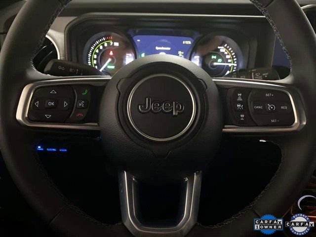 Used 2025 Jeep Wrangler Unlimited Sahara w/ Safety Group image 29