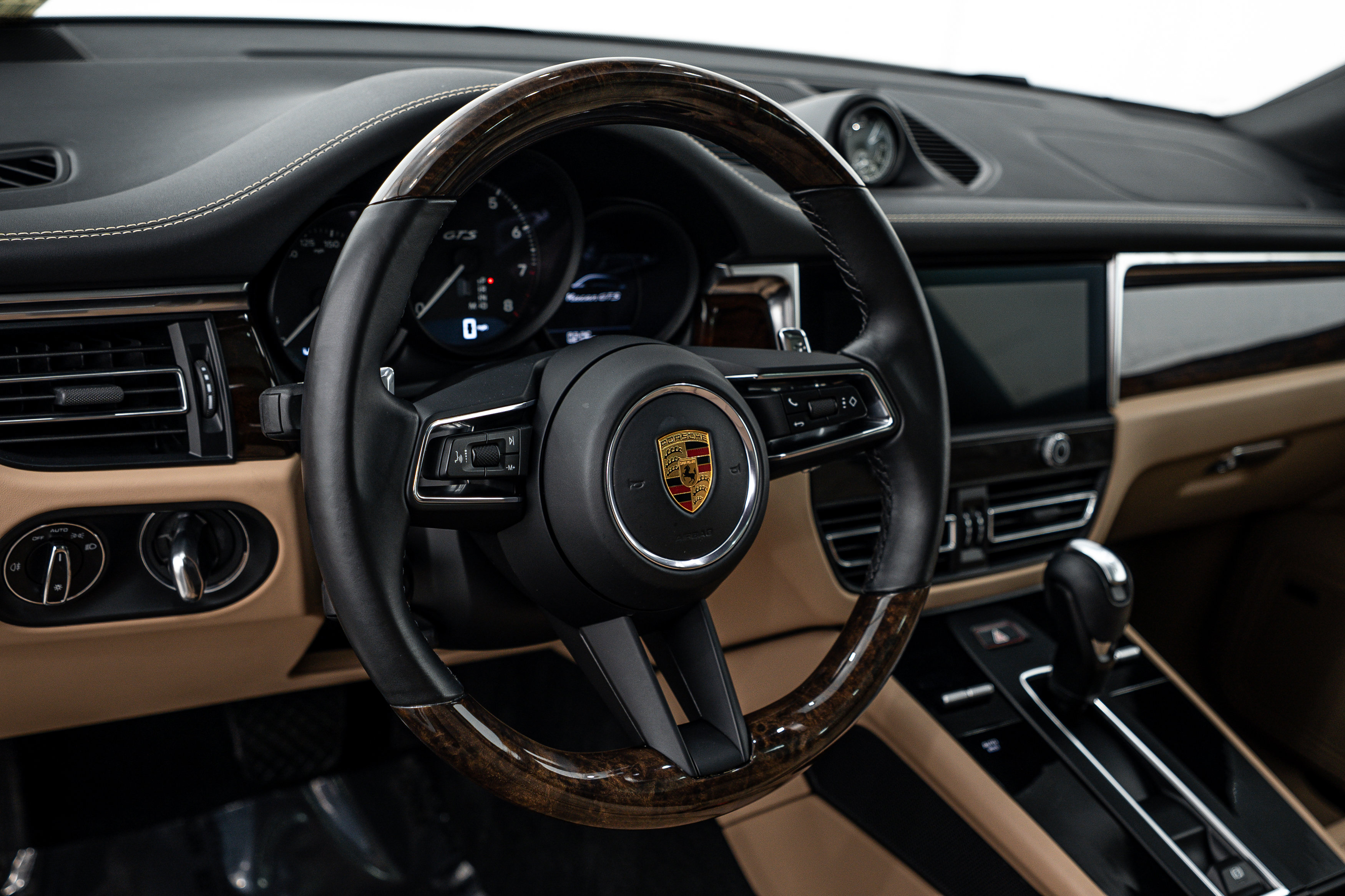 Certified 2022 Porsche Macan GTS AWD/4WD image 18
