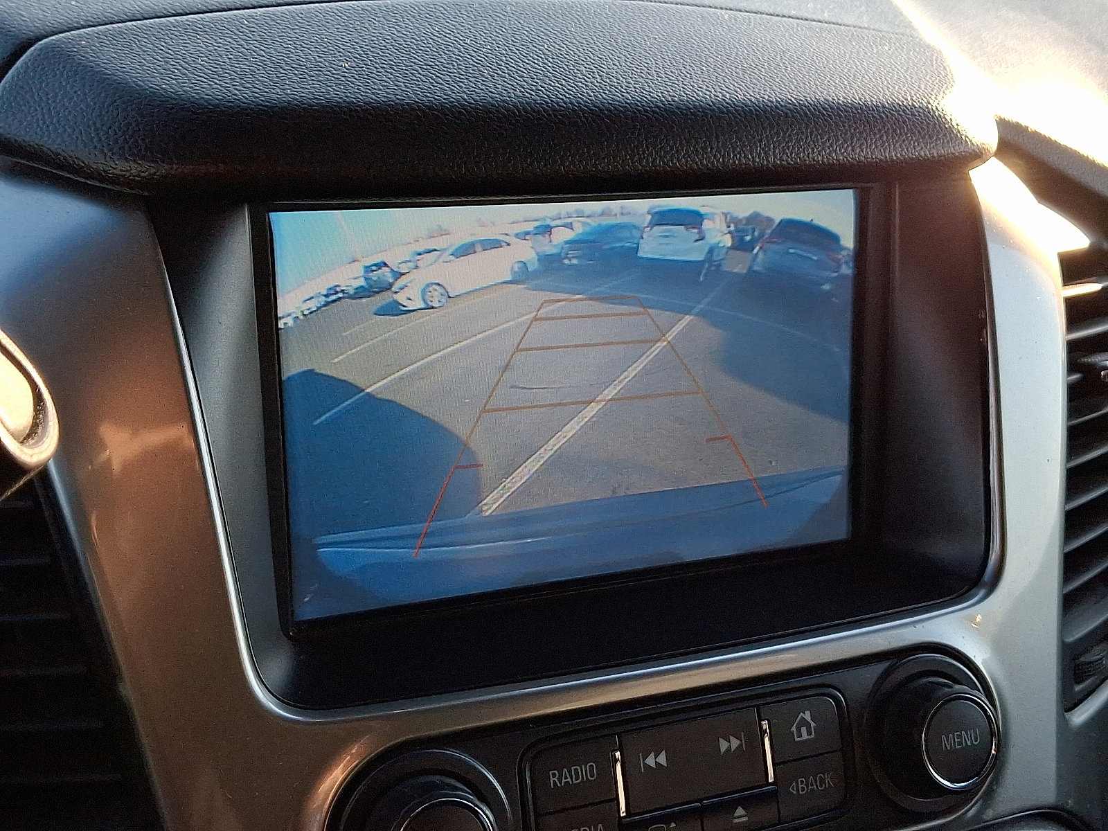 Used 2018 Chevrolet Suburban LT image 17