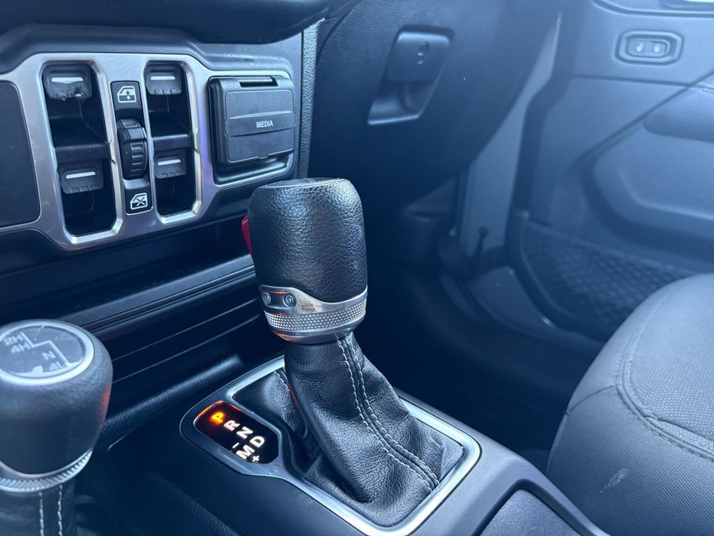 Used 2023 Jeep Wrangler Sahara image 26