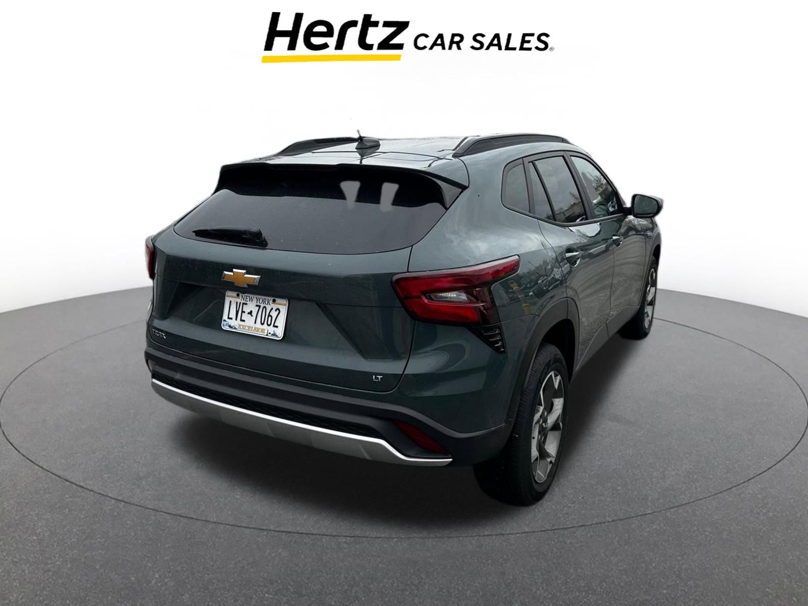 Used 2025 Chevrolet Trax LT w/ LT Convenience Package image 6