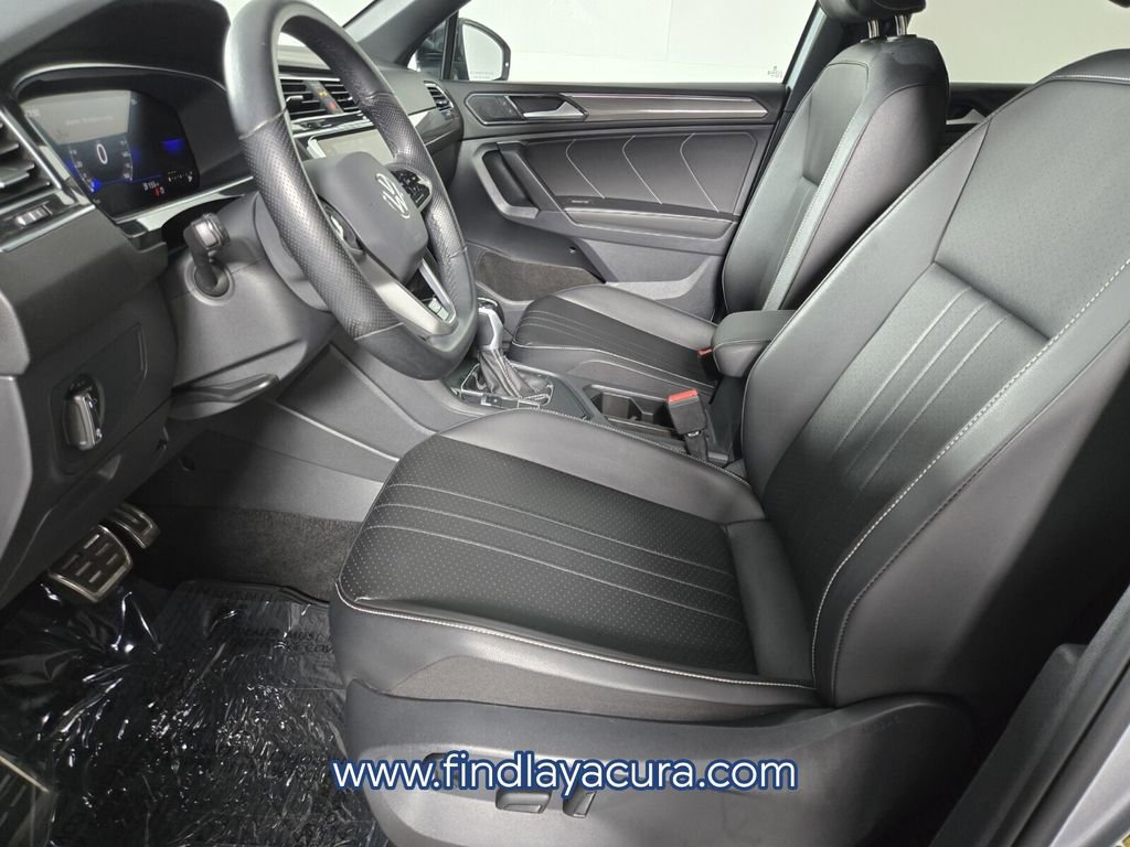 Used 2023 Volkswagen Tiguan SE R-Line image 12