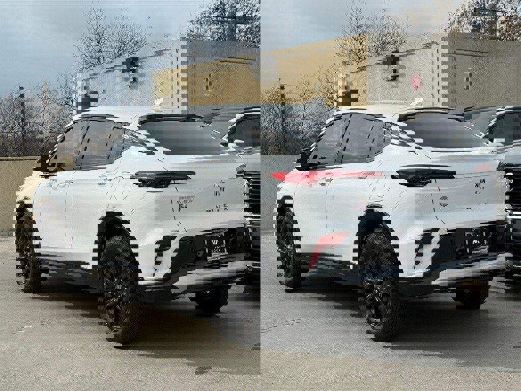 Used 2025 Buick Envista Sport Touring image 8