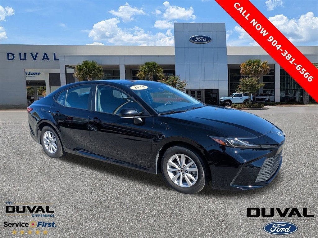 Used 2025 Toyota Camry LE image 1