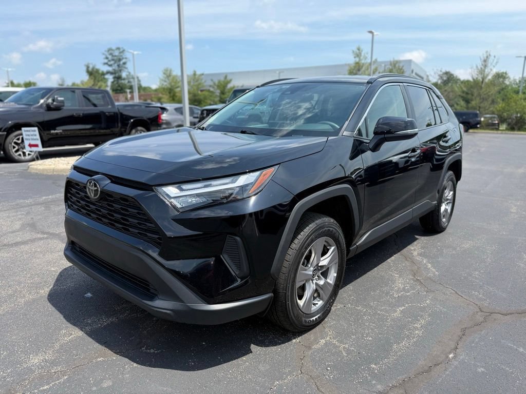 Used 2024 Toyota RAV4 XLE AWD/4WD image 7