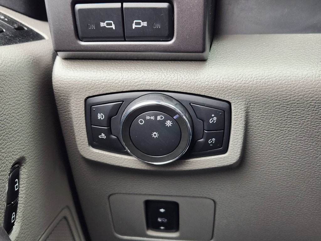 Used 2019 Ford F250 XLT w/ XLT Premium Package AWD/4WD image 27