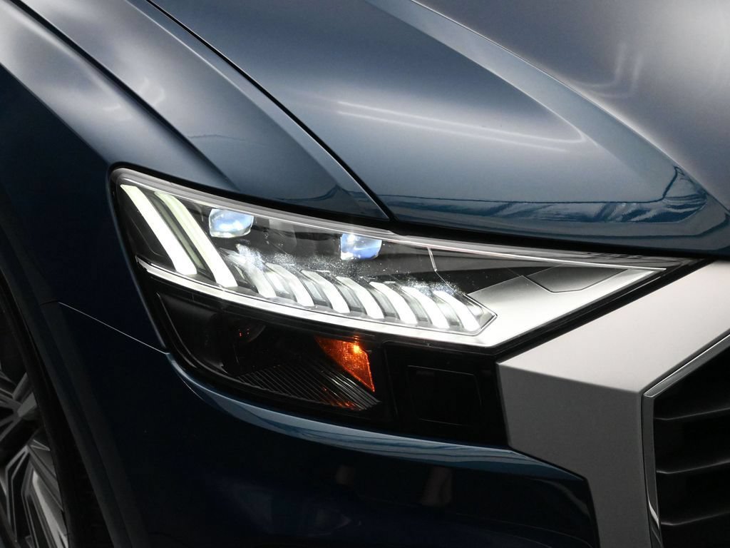 Used 2022 Audi SQ8 Prestige AWD/4WD image 9