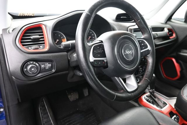 Used 2018 Jeep Renegade Trailhawk w/ Cold Weather Group II AWD/4WD image 27