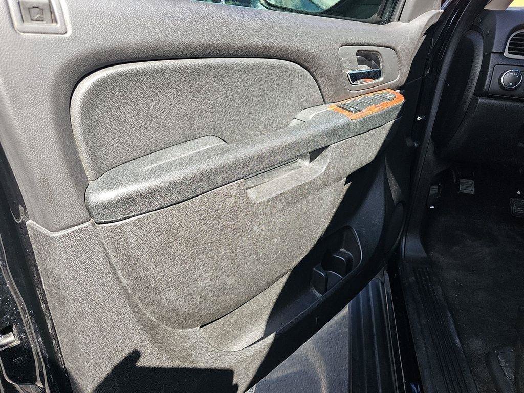Used 2013 Chevrolet Suburban 2500 LS w/ Skid Plate Package AWD/4WD image 10