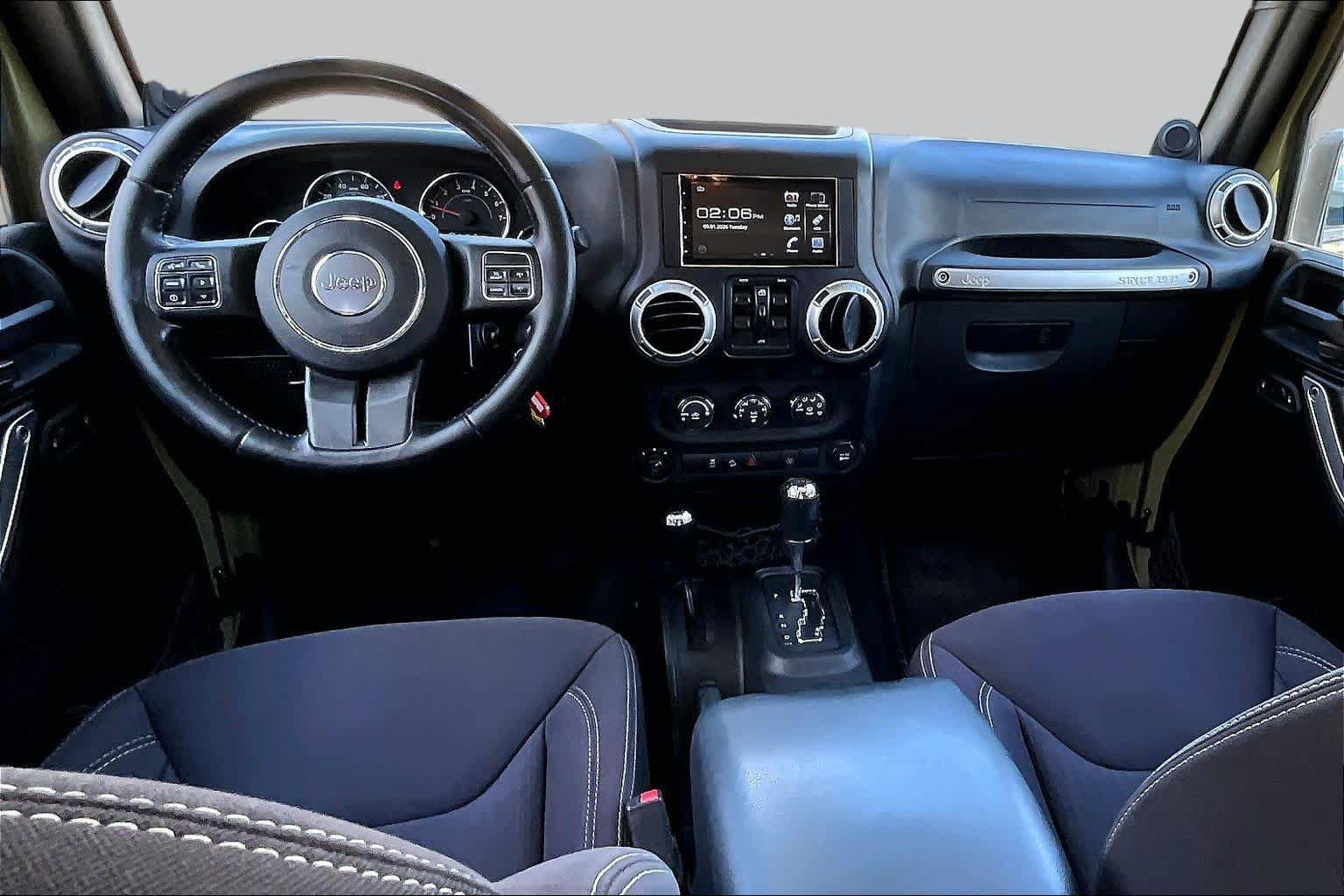 Used 2013 Jeep Wrangler Unlimited Rubicon w/ Connectivity Group AWD/4WD image 17