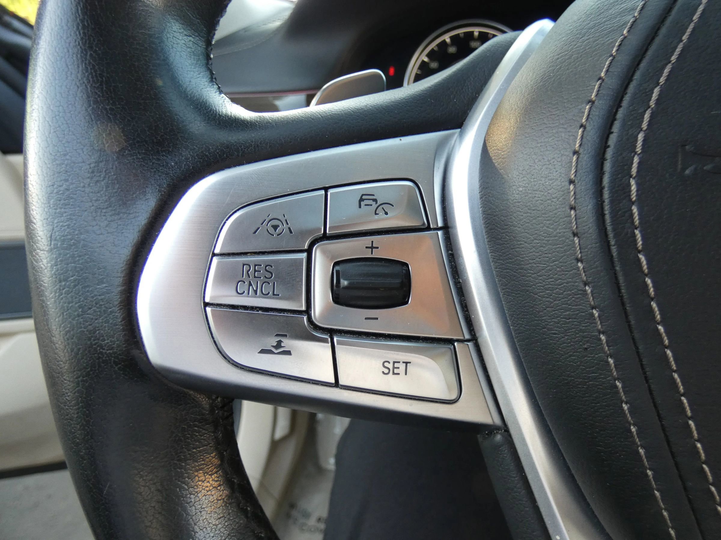 Used 2016 BMW 750i xDrive image 85