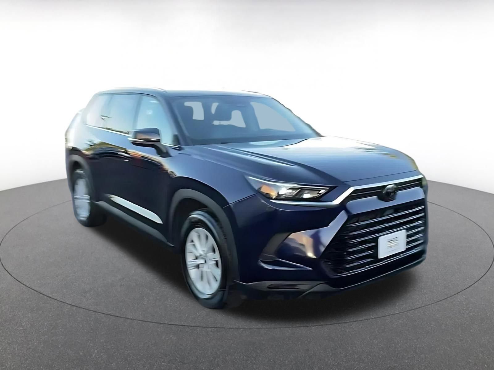 Used 2025 Toyota Grand Highlander FWD image 3