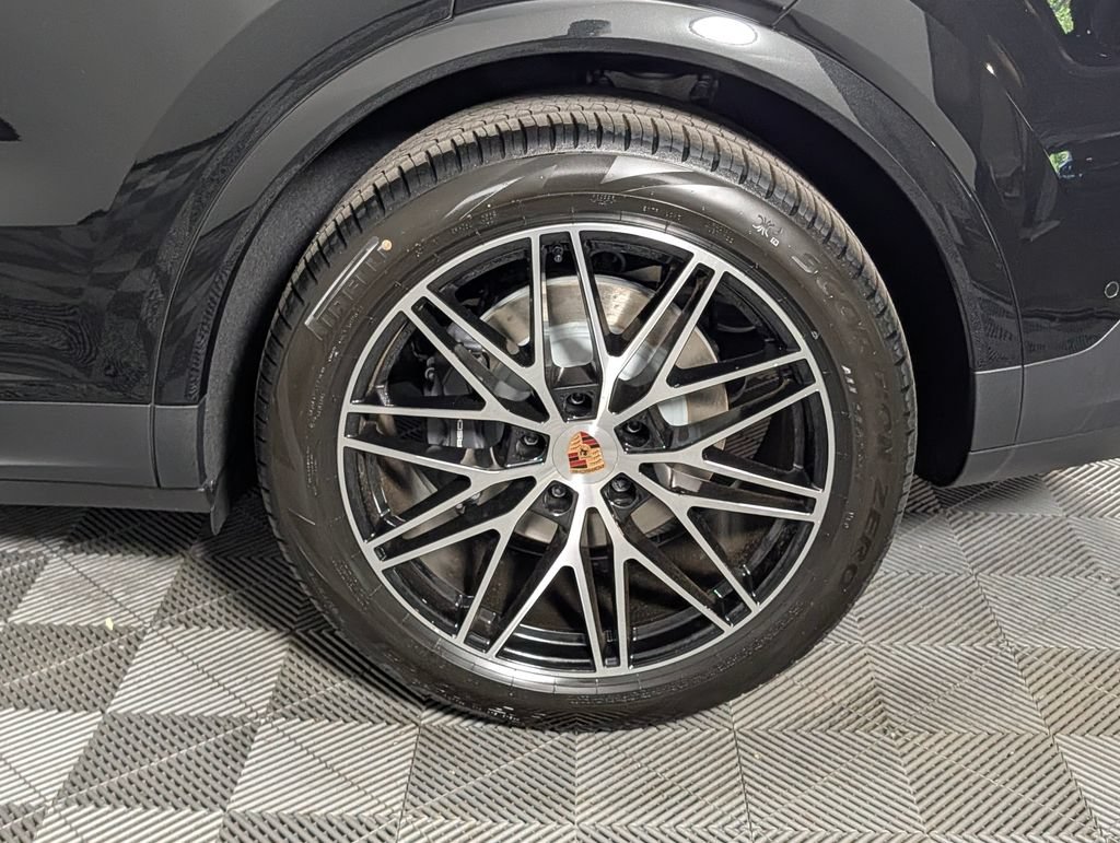 New 2026 Porsche Cayenne AWD/4WD image 12