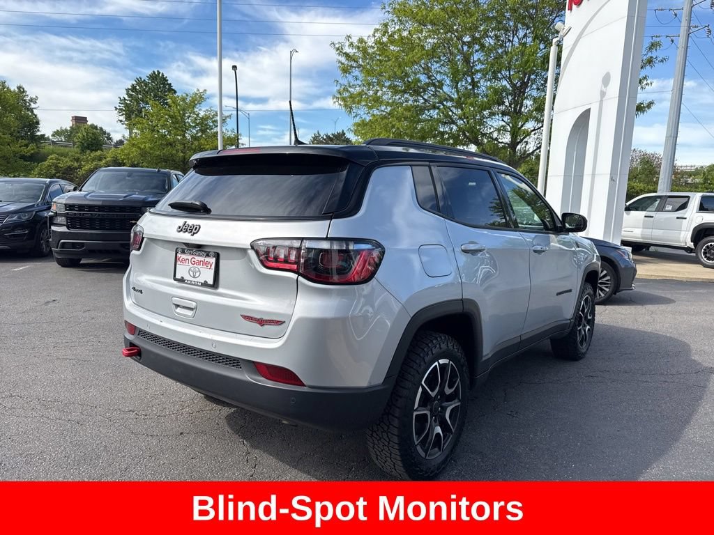 Used 2025 Jeep Compass Trailhawk AWD/4WD image 7
