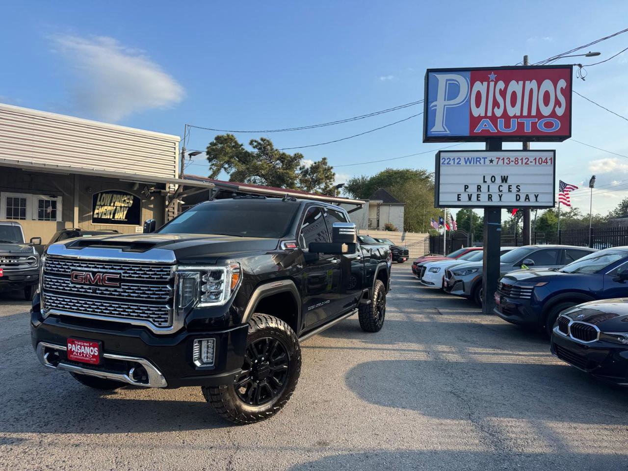 Used 2021 GMC Sierra 2500 Denali w/ Denali Black Diamond Edition AWD/4WD image 1