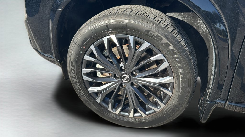 Used 2025 Nissan Rogue Platinum w/ Tech Package FWD image 40