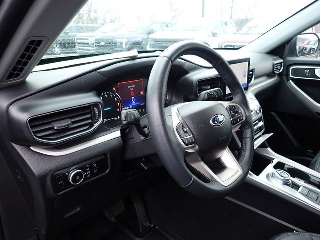 Certified 2023 Ford Explorer XLT w/ Equipment Group 202A image 15