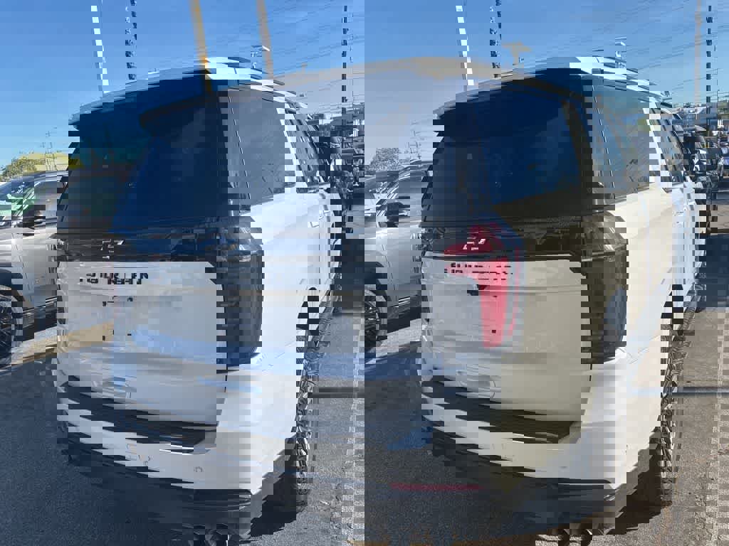 Used 2025 Chevrolet Suburban Z71 image 6