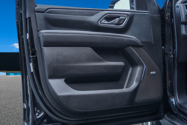Used 2024 GMC Yukon XL SLT RWD image 30