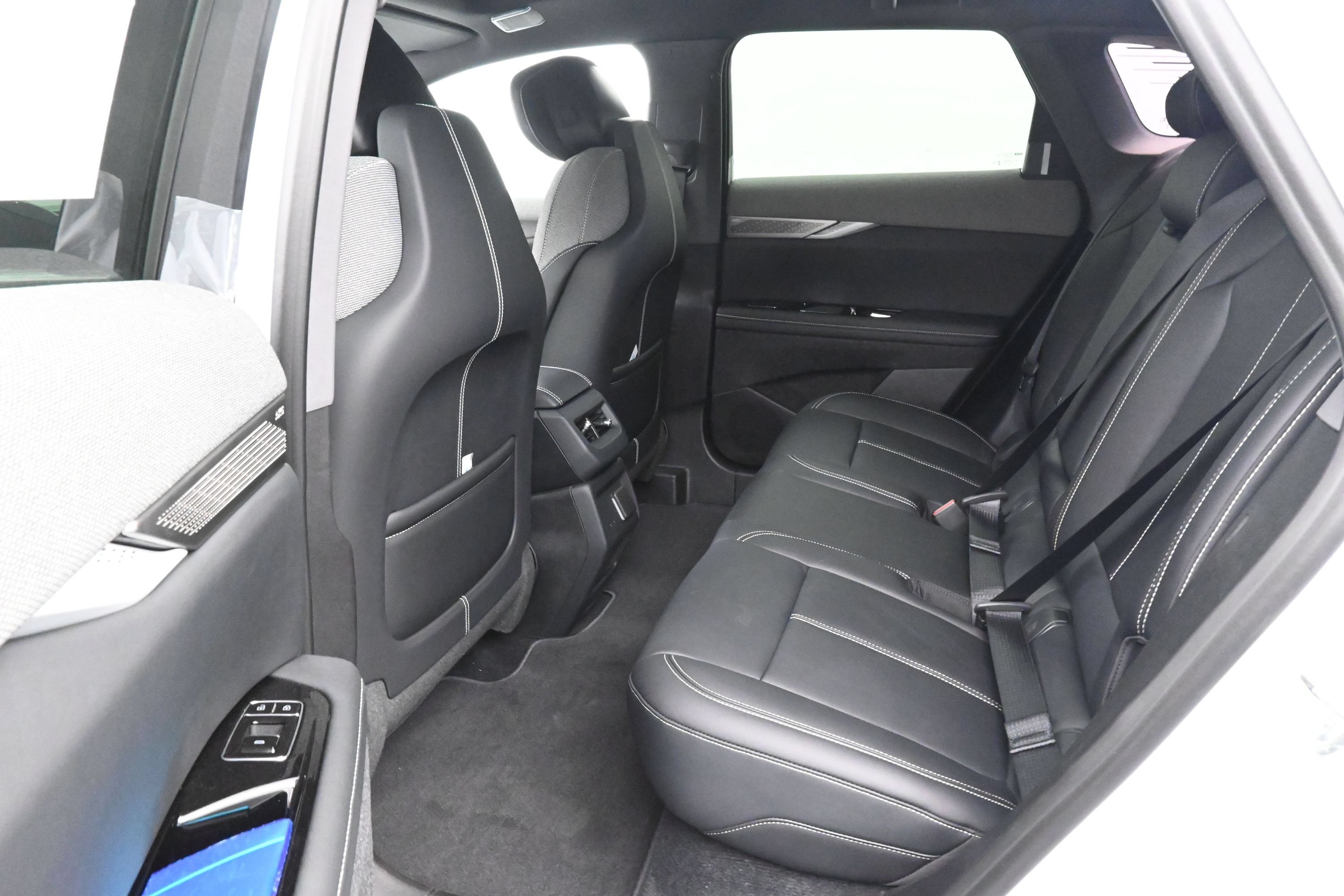 New 2026 Cadillac Optiq Luxury 1 w/ LPO, Floor Liner Package AWD/4WD image 10
