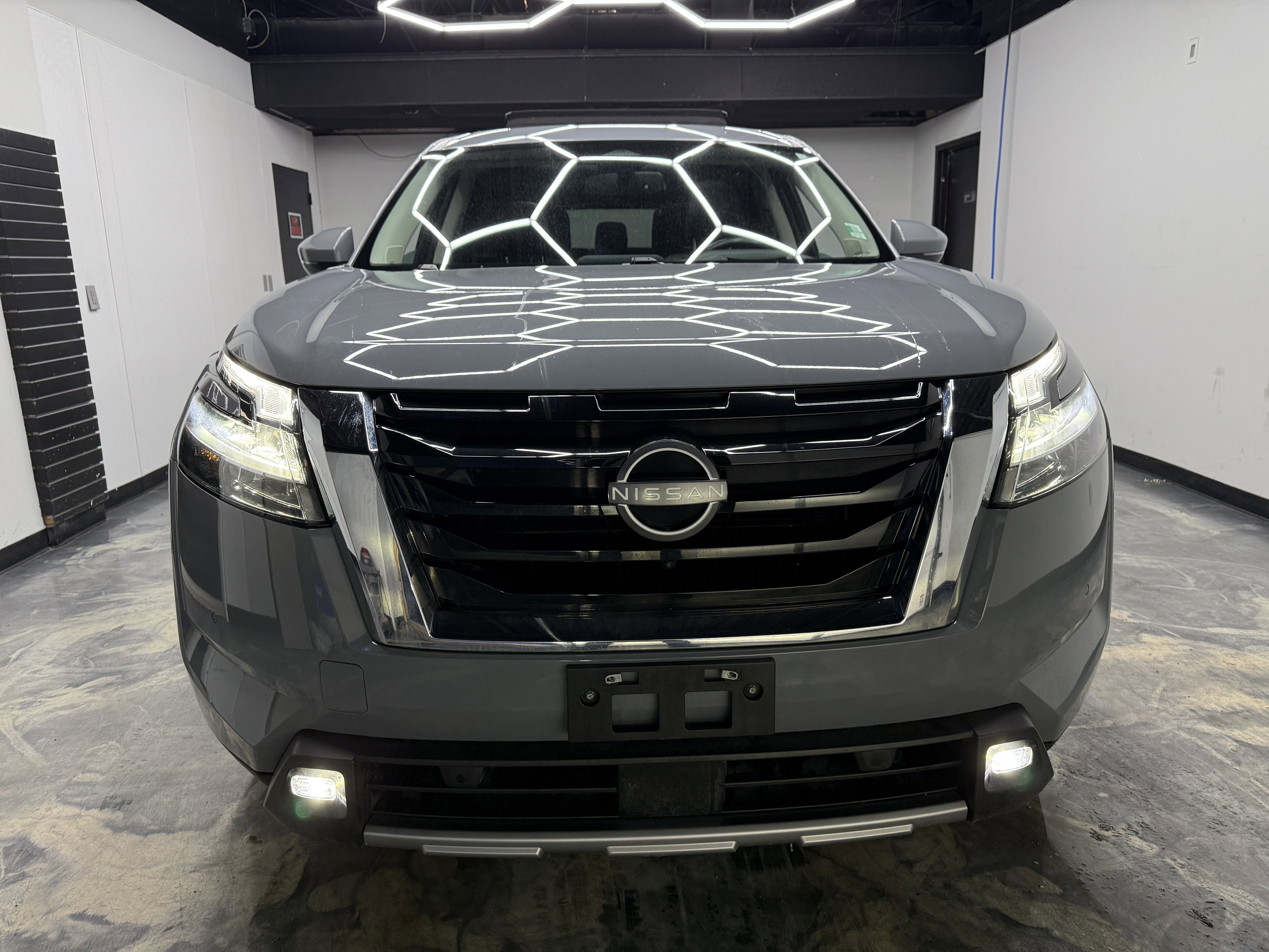 Used 2022 Nissan Pathfinder Platinum image 8
