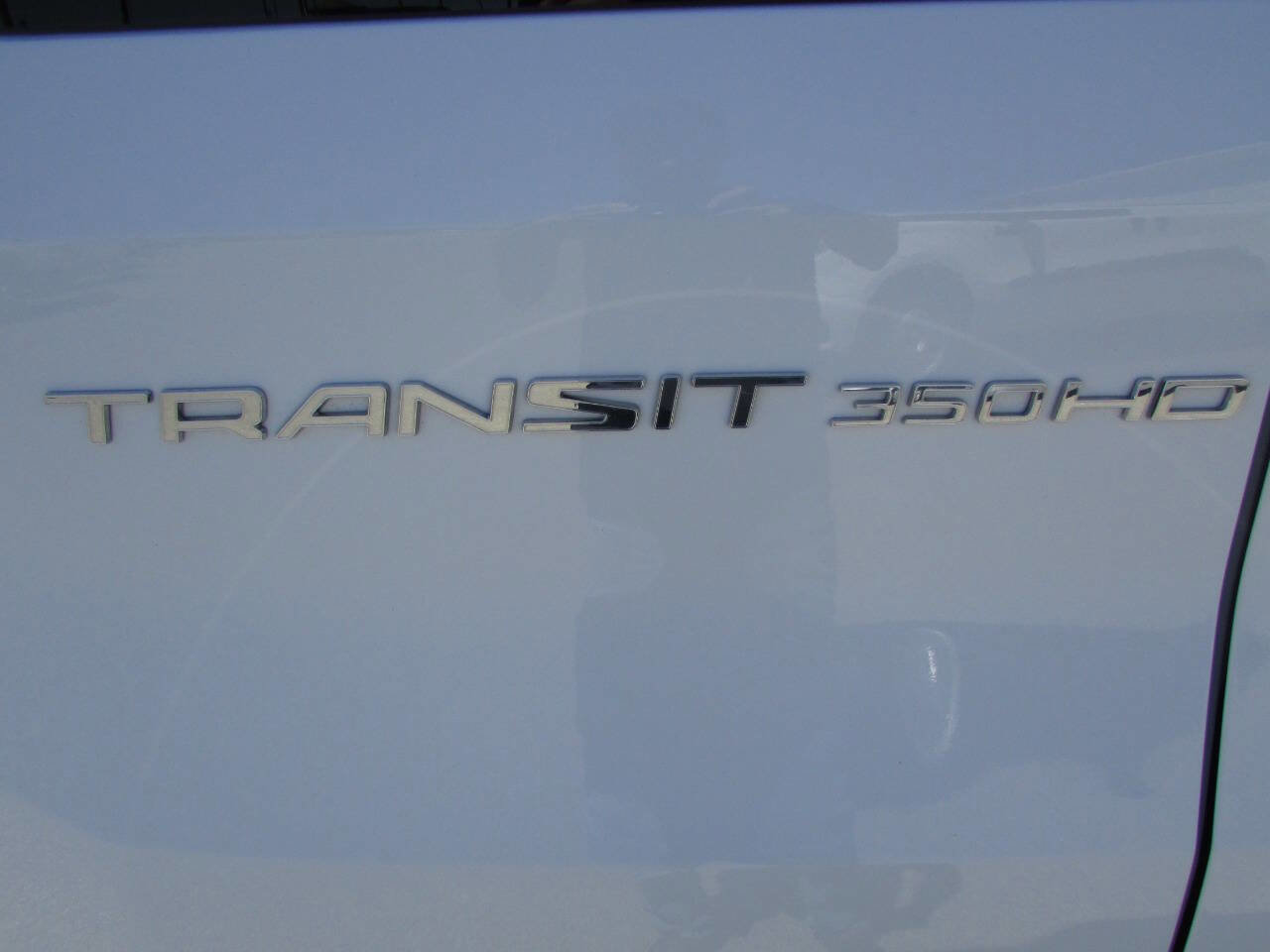 Used 2023 Ford Transit 350 XLT image 8