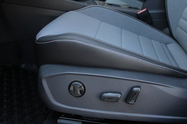 New 2026 Volkswagen Jetta SE FWD image 3
