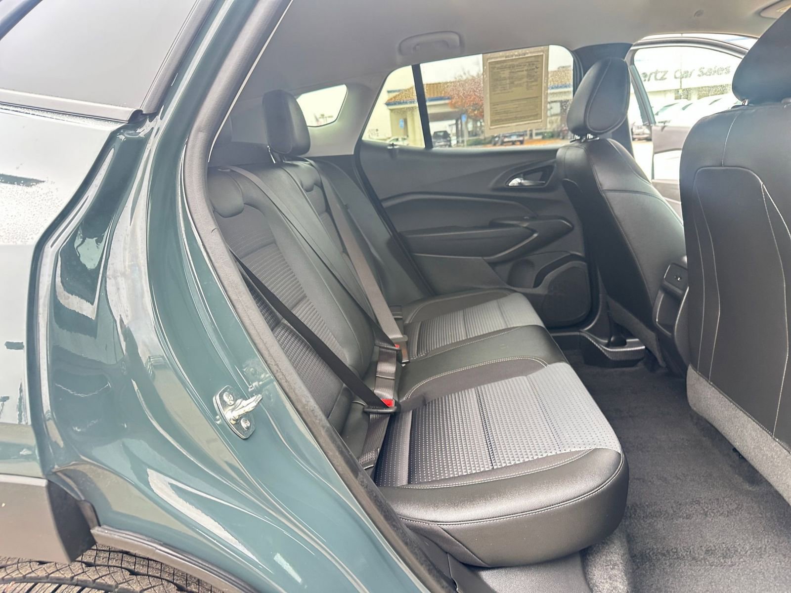 Used 2025 Chevrolet Trax LT image 39