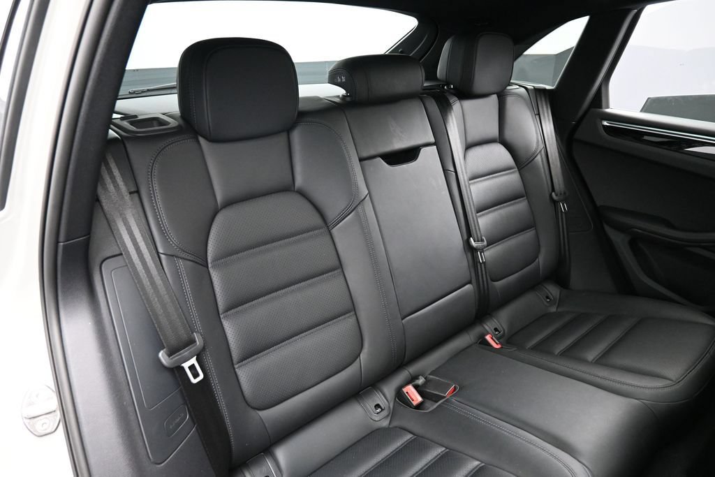 Certified 2023 Porsche Macan Turbo AWD/4WD image 26