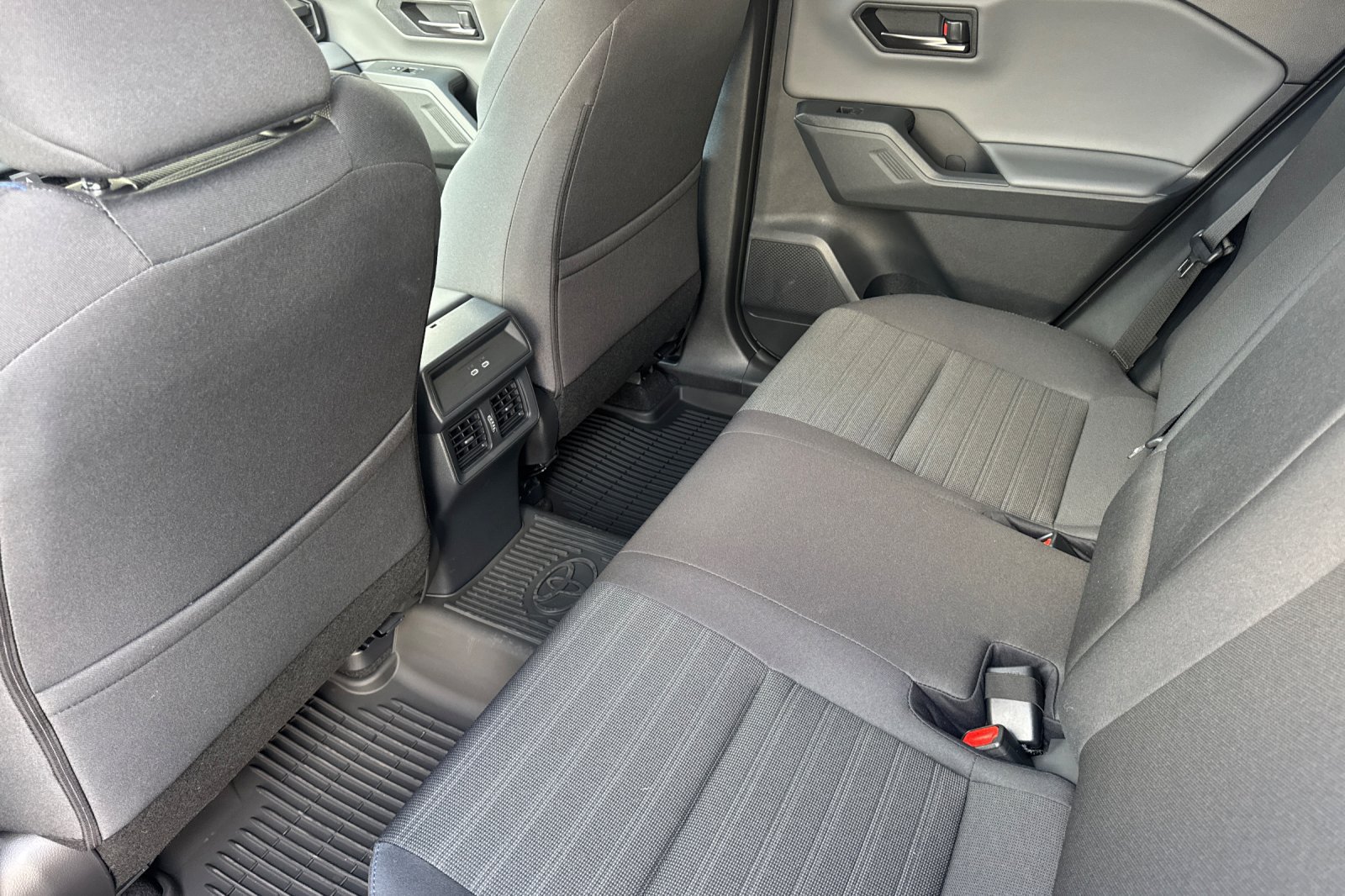 New 2026 Toyota RAV4 SE w/ Convenience Package AWD/4WD image 13
