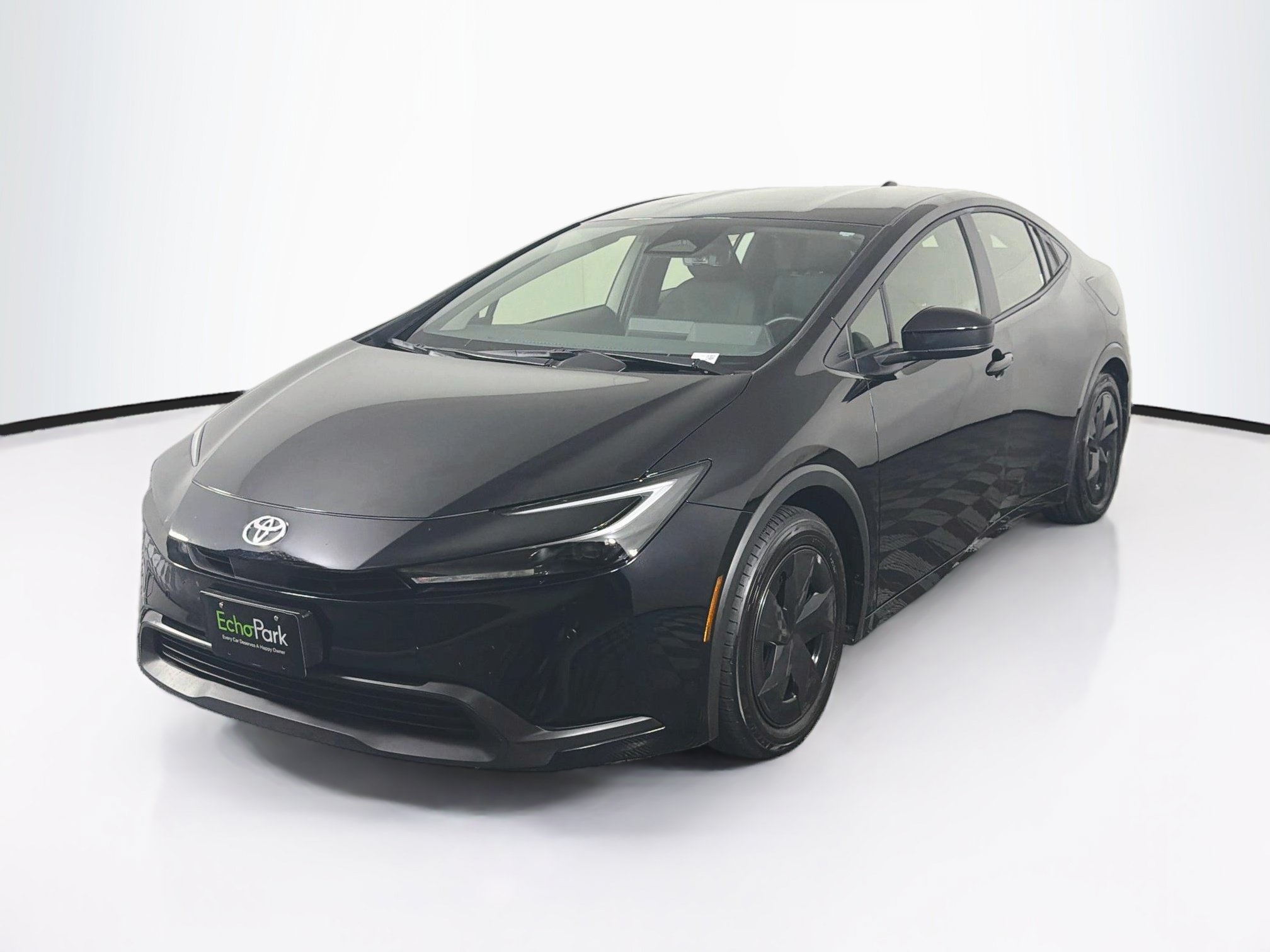 Used 2026 Toyota Prius LE FWD image 3