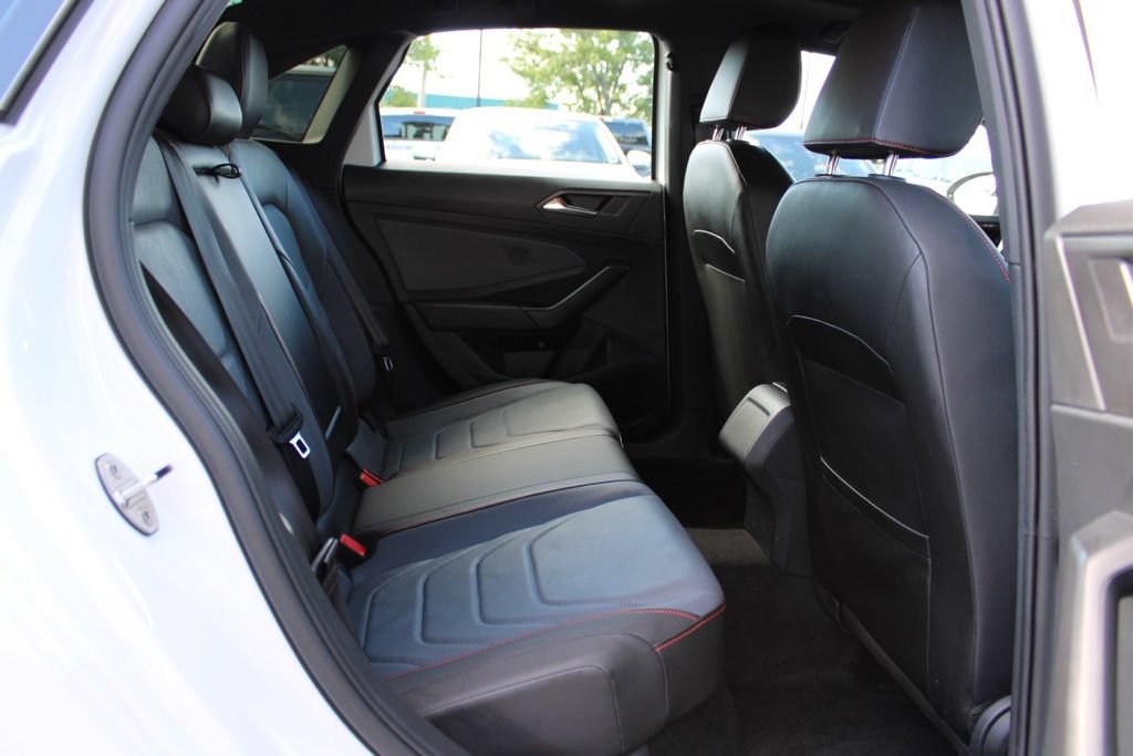 Used 2025 Volkswagen Jetta GLI Autobahn FWD image 13