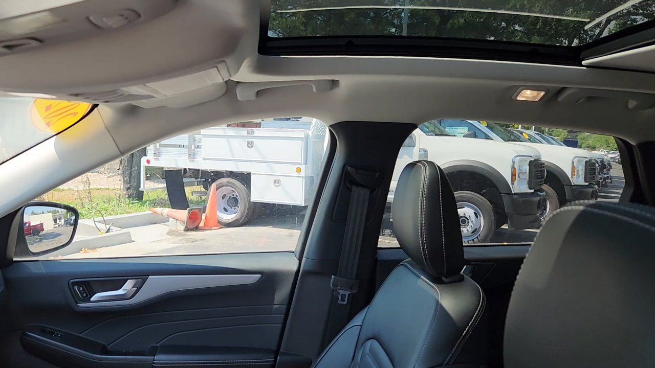 New 2024 Ford Escape SE w/ PHEV Premium Package image 16