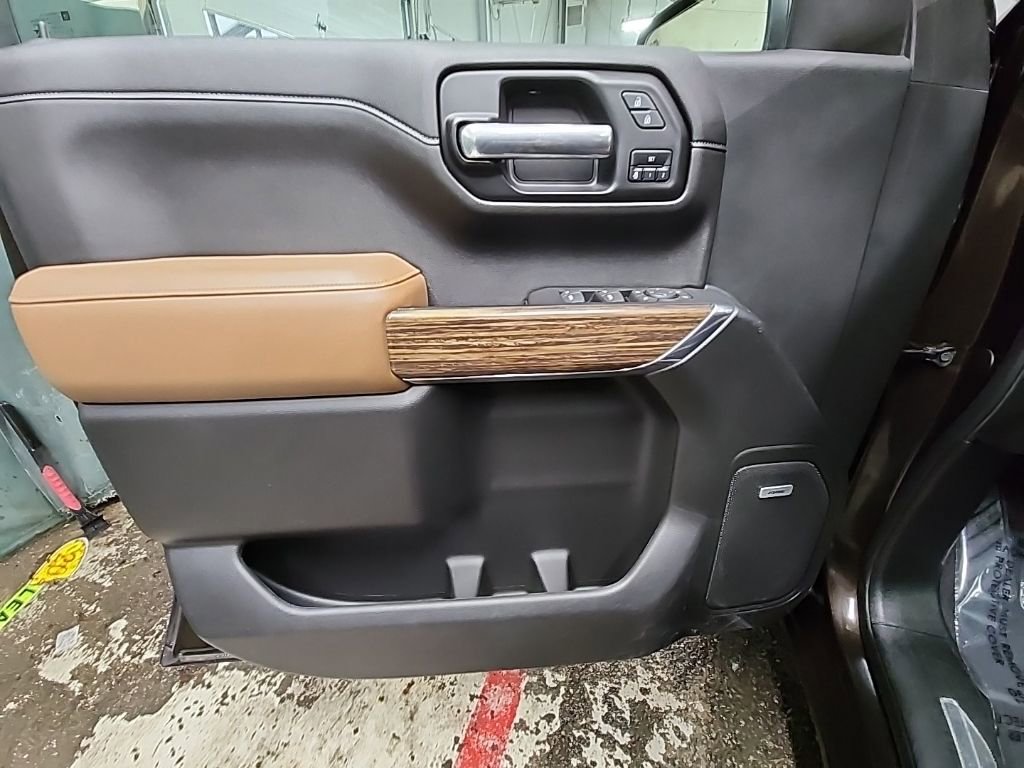 Used 2019 Chevrolet Silverado 1500 High Country w/ Technology Package image 21