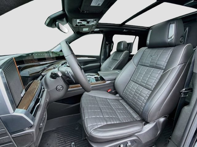Used 2026 Cadillac Escalade Platinum Sport w/ LPO, ONYX Package AWD/4WD image 11