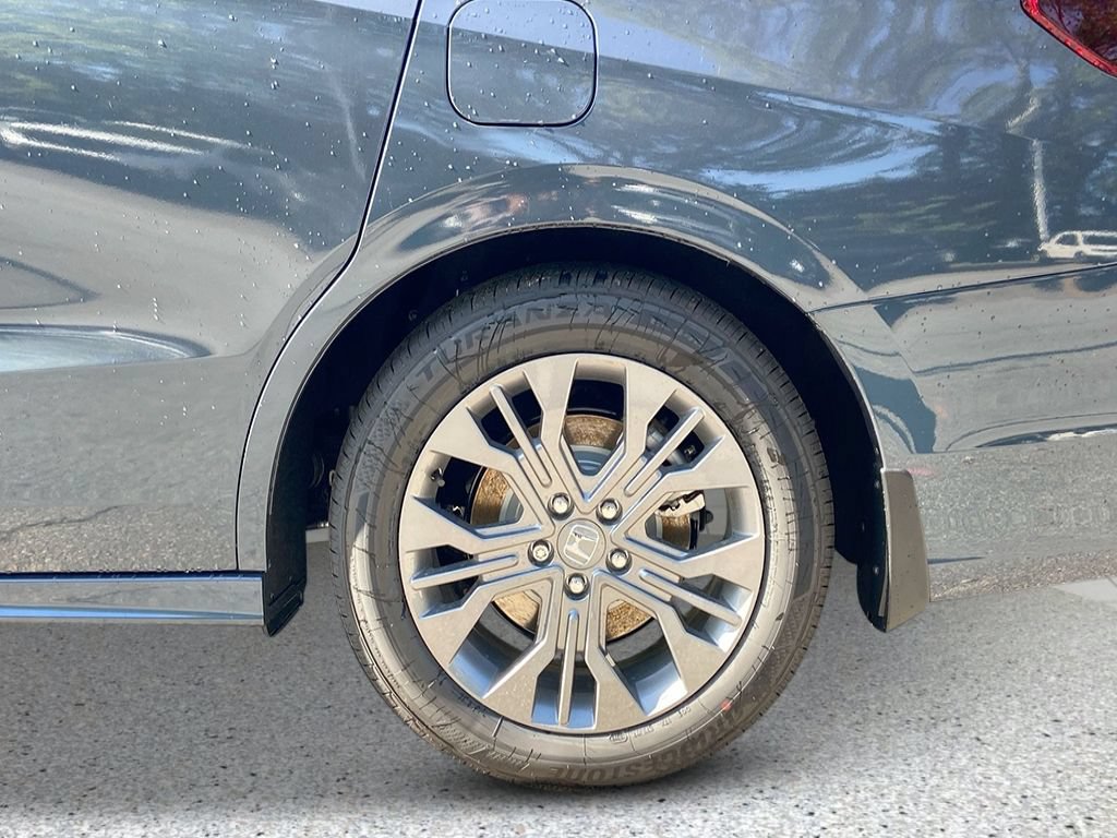New 2026 Honda Odyssey Touring image 9