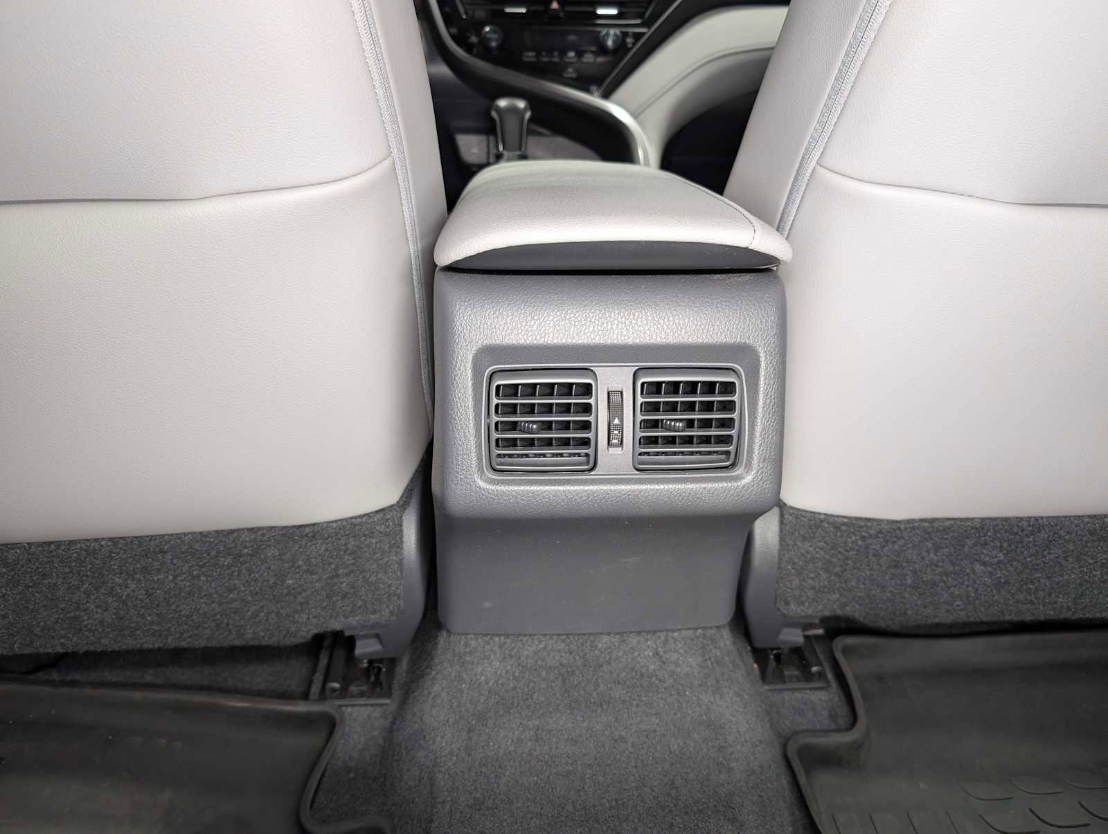 Used 2021 Toyota Camry XLE FWD image 21